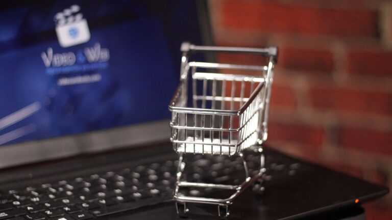 The Essential Guide To Creating Product Pages That Convert
