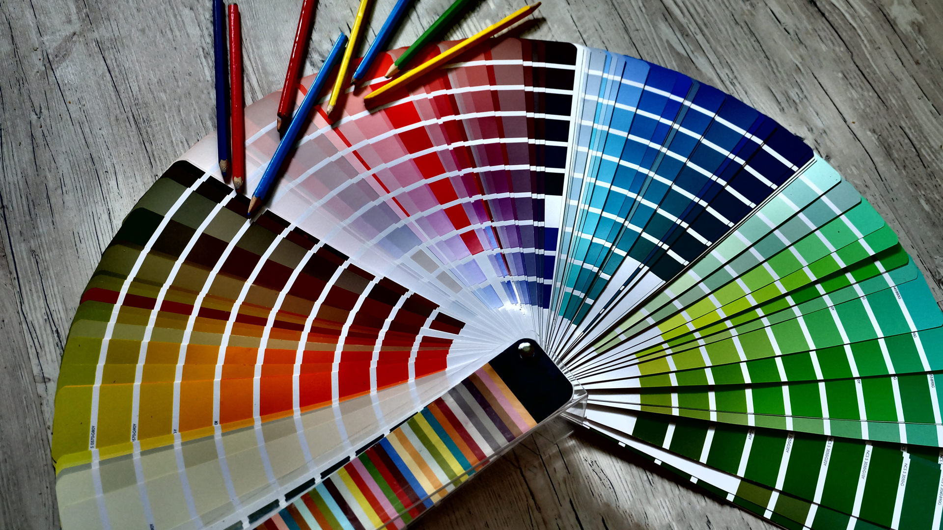 Designing Websites Around Colour