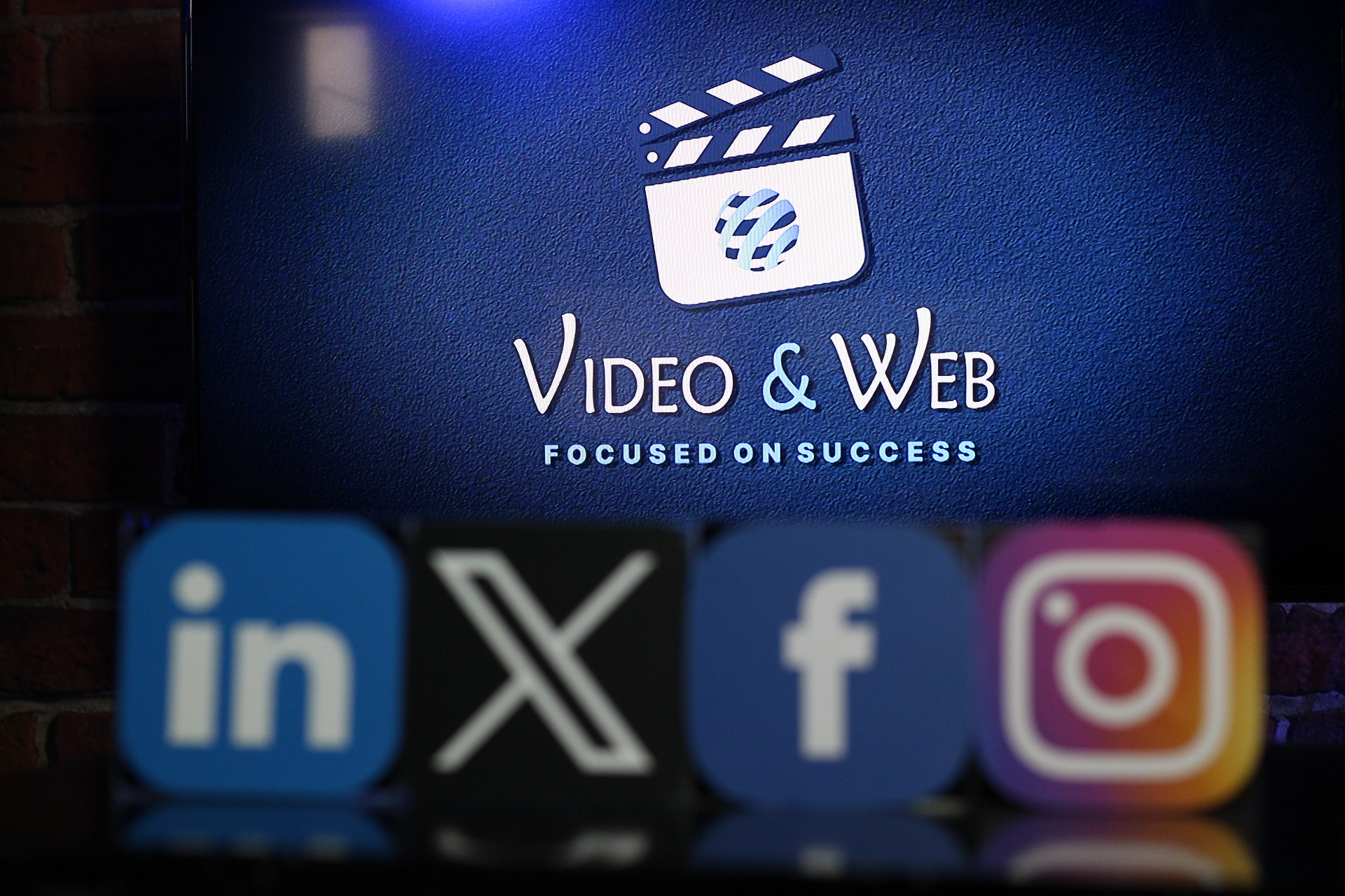 Business Social Media in Erith